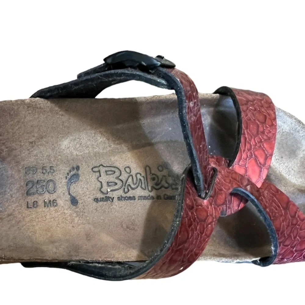 Birki’s Red Embossed Reptile Print Sandals Size 39 (L8 / M6)